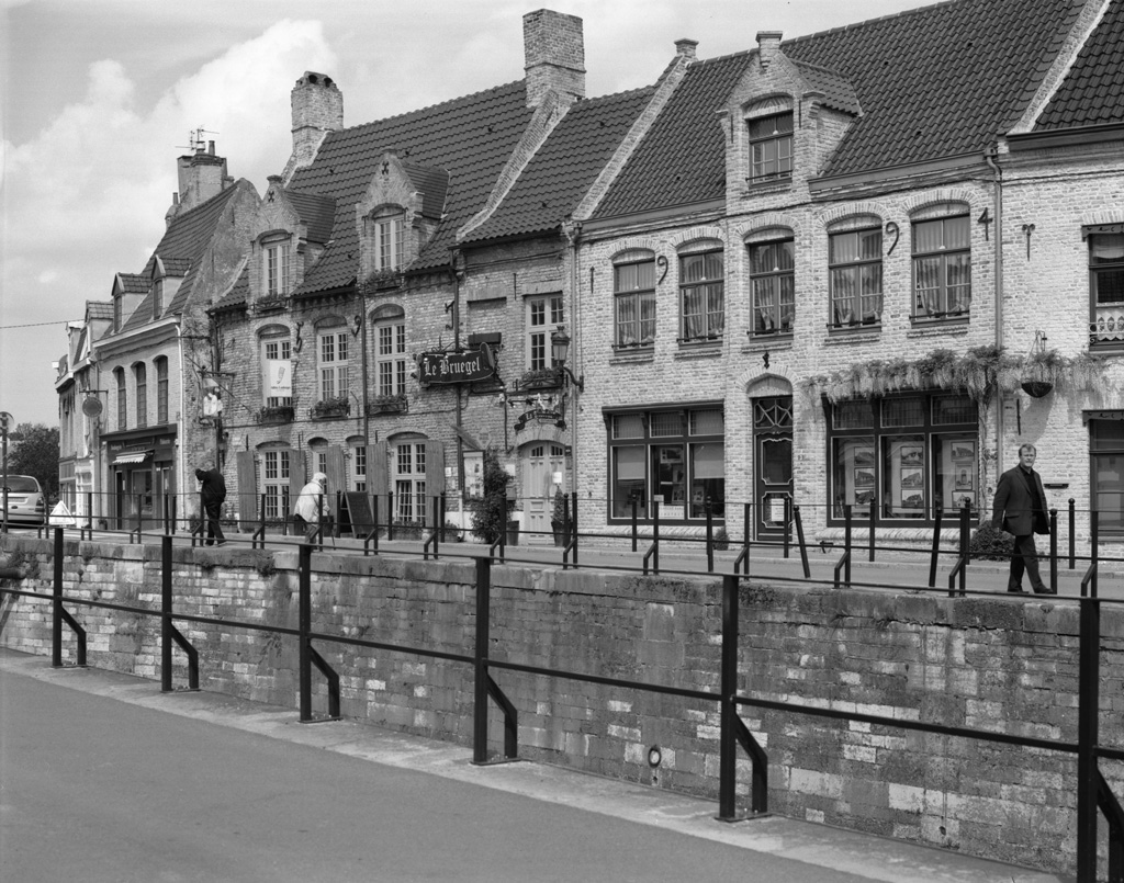Bergues 02 red.jpg